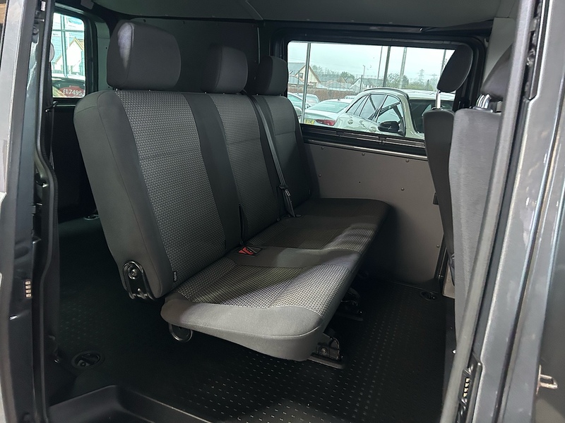 Volkswagen Transporter 2.0 TDI T32 Highline Kombi Double Cab 5dr Diesel Manual FWD SWB Euro 6 (s/s) (150 ps) - U10762