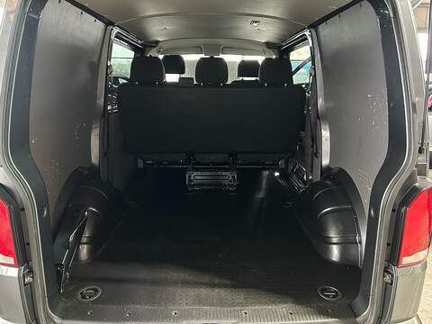 Volkswagen Transporter 2.0 TDI T32 Highline Kombi Double Cab 5dr Diesel Manual FWD SWB Euro 6 (s/s) (150 ps) - U10762