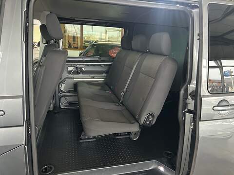 Volkswagen Transporter 2.0 TDI T32 Highline Kombi Double Cab 5dr Diesel Manual FWD SWB Euro 6 (s/s) (150 ps) - U10762