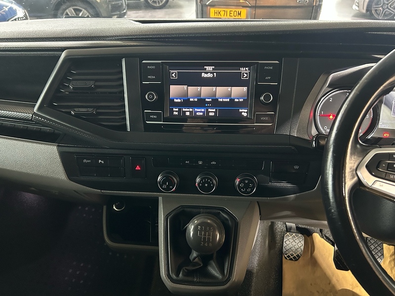 Volkswagen Transporter 2.0 TDI T32 Highline Kombi Double Cab 5dr Diesel Manual FWD SWB Euro 6 (s/s) (150 ps) - U10762