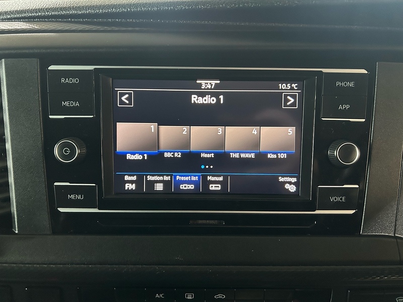 Volkswagen Transporter 2.0 TDI T32 Highline Kombi Double Cab 5dr Diesel Manual FWD SWB Euro 6 (s/s) (150 ps) - U10762