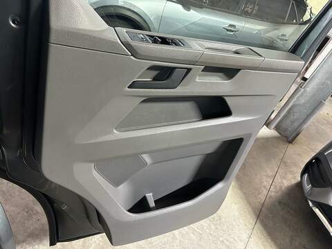 Volkswagen Transporter 2.0 TDI T32 Highline Kombi Double Cab 5dr Diesel Manual FWD SWB Euro 6 (s/s) (150 ps) - U10762