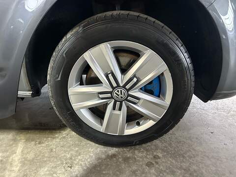 Volkswagen Transporter 2.0 TDI T32 Highline Kombi Double Cab 5dr Diesel Manual FWD SWB Euro 6 (s/s) (150 ps) - U10762