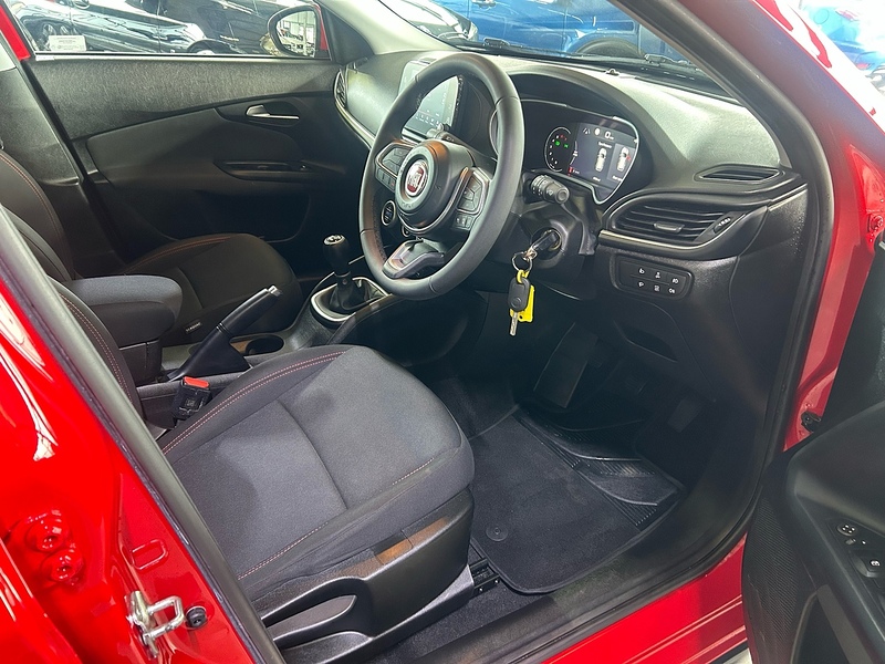 Fiat Tipo 1.0 RED Hatchback 5dr Petrol Manual Euro 6 (s/s) (100 bhp) - U10765