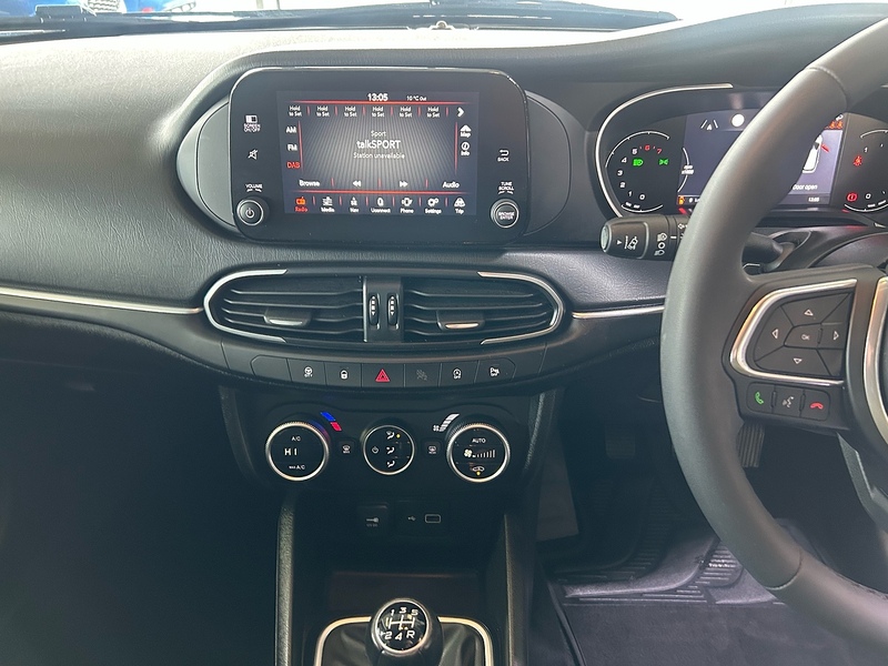 Fiat Tipo 1.0 RED Hatchback 5dr Petrol Manual Euro 6 (s/s) (100 bhp) - U10765