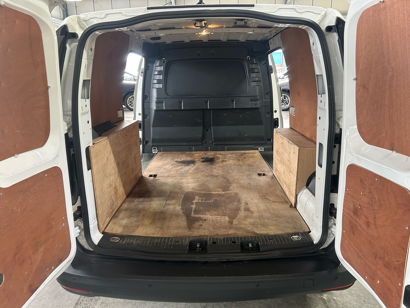 Volkswagen Caddy Maxi 2.0 TDI C20 Commerce Panel Van 6dr Diesel Manual LWB Euro 6 (s/s) (102 ps) - U10773