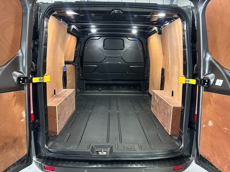 Ford Transit Custom 2.0 280 EcoBlue Limited Panel Van 5dr Diesel Manual L1 H1 Euro 6 (s/s) (130 ps) - U10778