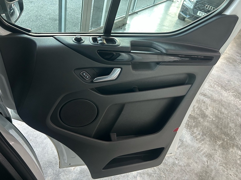Ford Transit Custom 2.0 280 EcoBlue Limited Panel Van 5dr Diesel Manual L1 H1 Euro 6 (s/s) (130 ps) - U10780