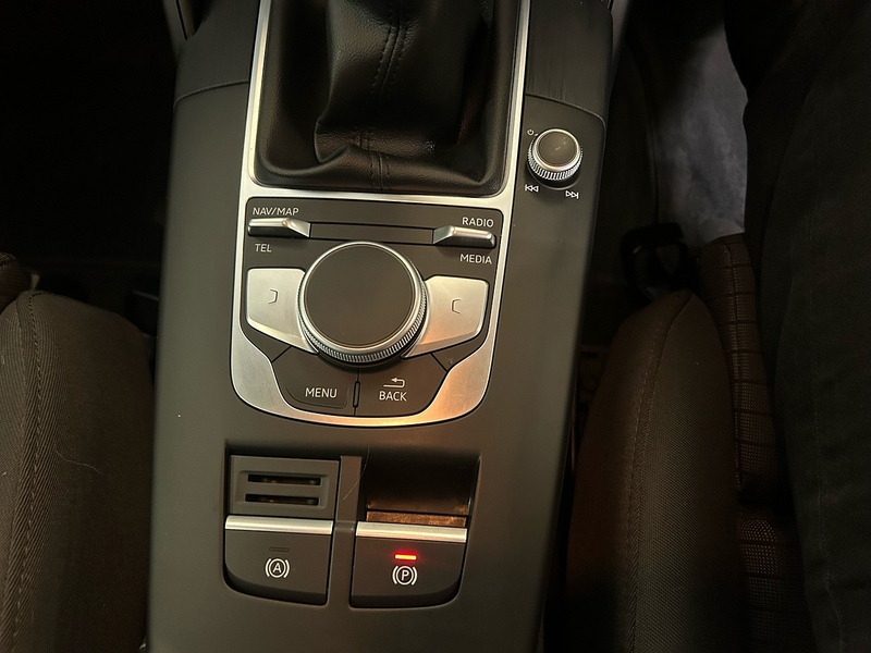 Audi A3 1.5 TFSI CoD Sport Saloon 4dr Petrol Manual Euro 6 (s/s) (150 ps) - U10783