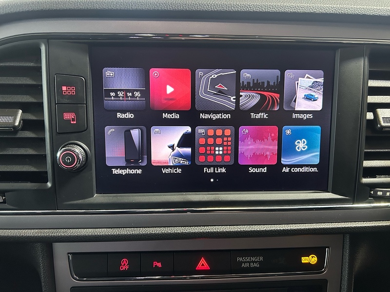 SEAT Leon 1.4 TSI XCELLENCE Technology Hatchback 5dr Petrol Manual Euro 6 (s/s) (125 ps) - U10786