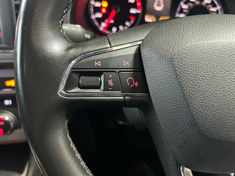 SEAT Leon 1.4 TSI XCELLENCE Technology Hatchback 5dr Petrol Manual Euro 6 (s/s) (125 ps) - U10786