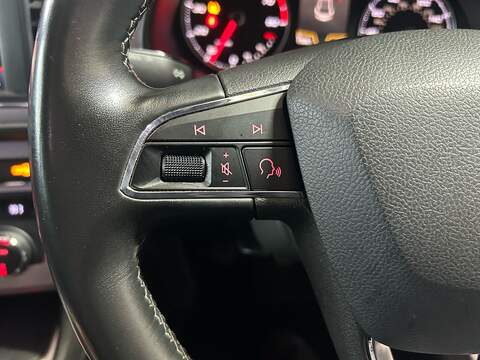 SEAT Leon 1.4 TSI XCELLENCE Technology Hatchback 5dr Petrol Manual Euro 6 (s/s) (125 ps) - U10786