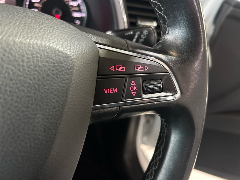 SEAT Leon 1.4 TSI XCELLENCE Technology Hatchback 5dr Petrol Manual Euro 6 (s/s) (125 ps) - U10786