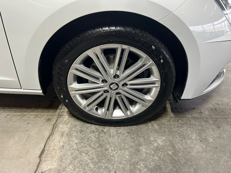 SEAT Leon 1.4 TSI XCELLENCE Technology Hatchback 5dr Petrol Manual Euro 6 (s/s) (125 ps) - U10786