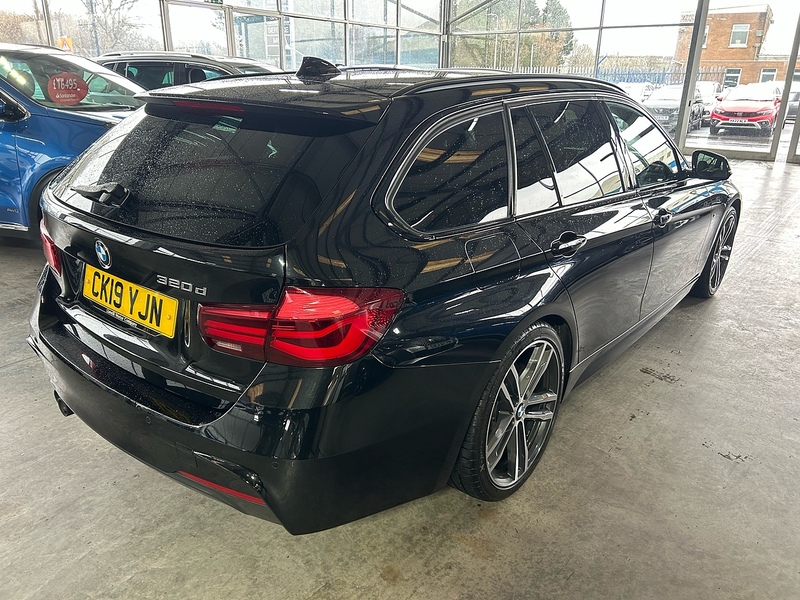 BMW 3 Series 2.0 320d M Sport Shadow Edition Touring 5dr Diesel Auto Euro 6 (s/s) (190 ps) - U10787