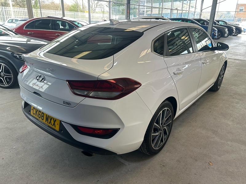 Hyundai i30 1.4 T-GDi SE Nav Fastback 5dr Petrol DCT Euro 6 (s/s) (140 ps) - U10793