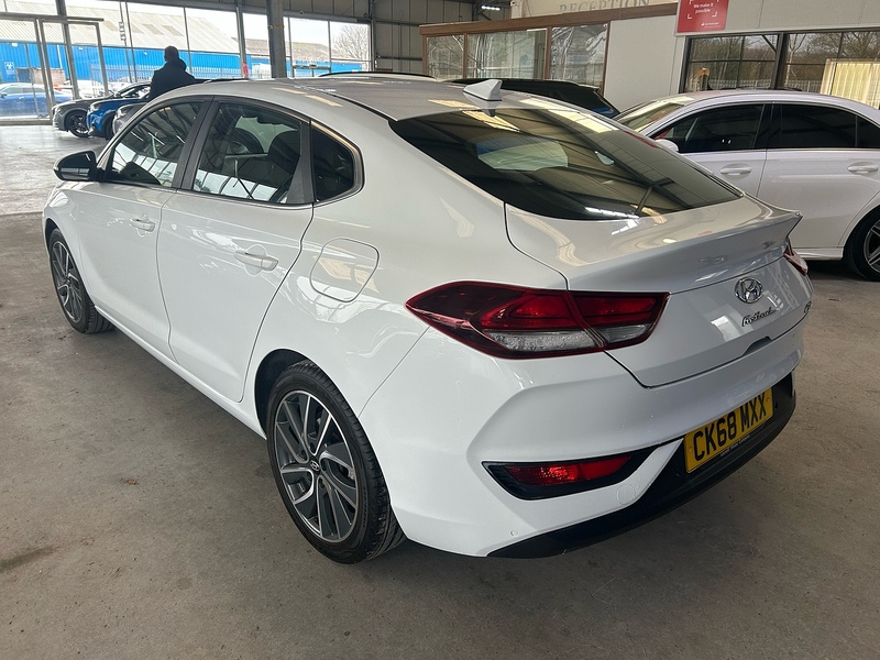 Hyundai i30 1.4 T-GDi SE Nav Fastback 5dr Petrol DCT Euro 6 (s/s) (140 ps) - U10793
