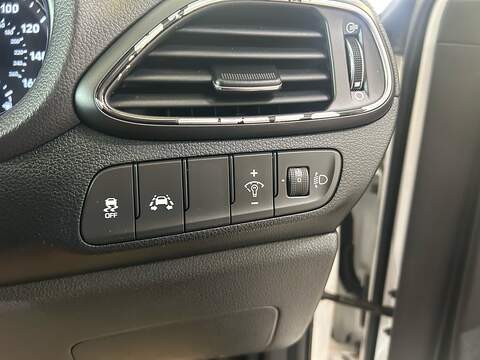 Hyundai i30 1.4 T-GDi SE Nav Fastback 5dr Petrol DCT Euro 6 (s/s) (140 ps) - U10793