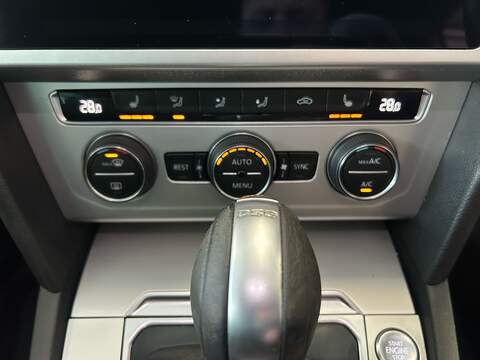 Volkswagen Passat 1.5 TSI EVO SE Business Saloon 4dr Petrol DSG Euro 6 (s/s) (150 ps) - U10795