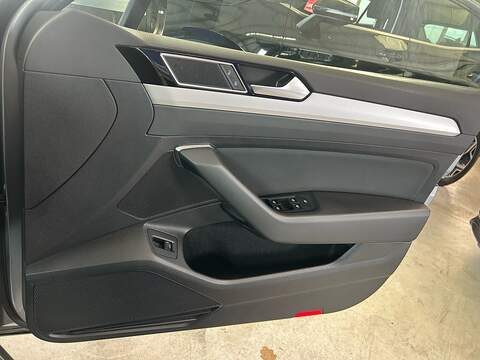 Volkswagen Passat 1.5 TSI EVO SE Business Saloon 4dr Petrol DSG Euro 6 (s/s) (150 ps) - U10795