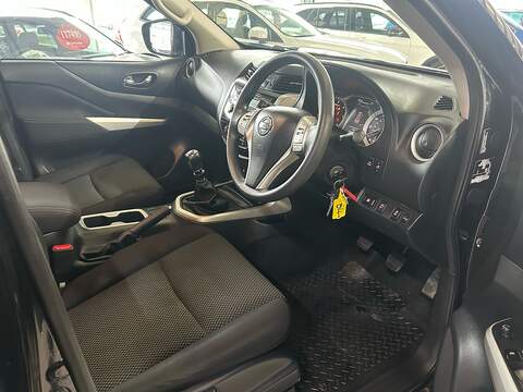 Nissan Navara 2.3 dCi Acenta Pickup Double Cab 4dr Diesel Manual 4WD Euro 6 (s/s) (163 ps) - U10797