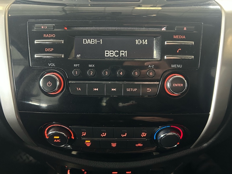 Nissan Navara 2.3 dCi Acenta Pickup Double Cab 4dr Diesel Manual 4WD Euro 6 (s/s) (163 ps) - U10797