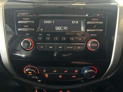 Nissan Navara 2.3 dCi Acenta Pickup Double Cab 4dr Diesel Manual 4WD Euro 6 (s/s) (163 ps) - U10797