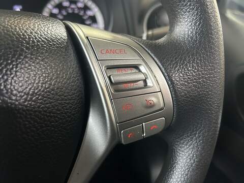 Nissan Navara 2.3 dCi Acenta Pickup Double Cab 4dr Diesel Manual 4WD Euro 6 (s/s) (163 ps) - U10797