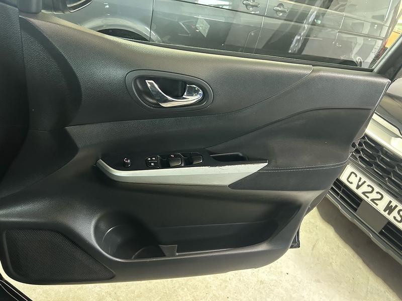 Nissan Navara 2.3 dCi Acenta Pickup Double Cab 4dr Diesel Manual 4WD Euro 6 (s/s) (163 ps) - U10797
