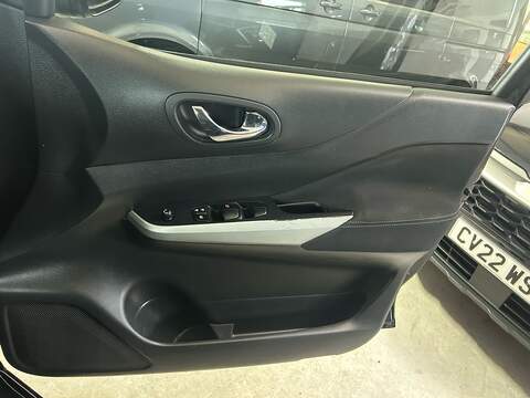 Nissan Navara 2.3 dCi Acenta Pickup Double Cab 4dr Diesel Manual 4WD Euro 6 (s/s) (163 ps) - U10797