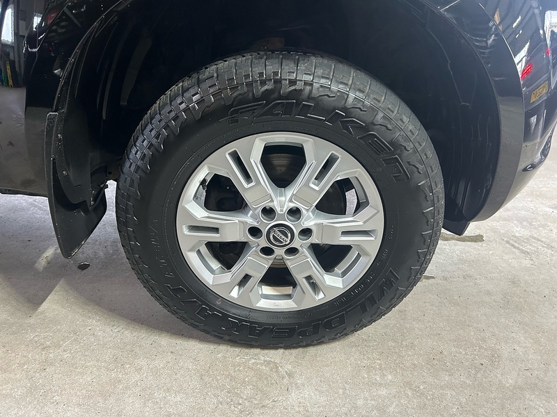 Nissan Navara 2.3 dCi Acenta Pickup Double Cab 4dr Diesel Manual 4WD Euro 6 (s/s) (163 ps) - U10797