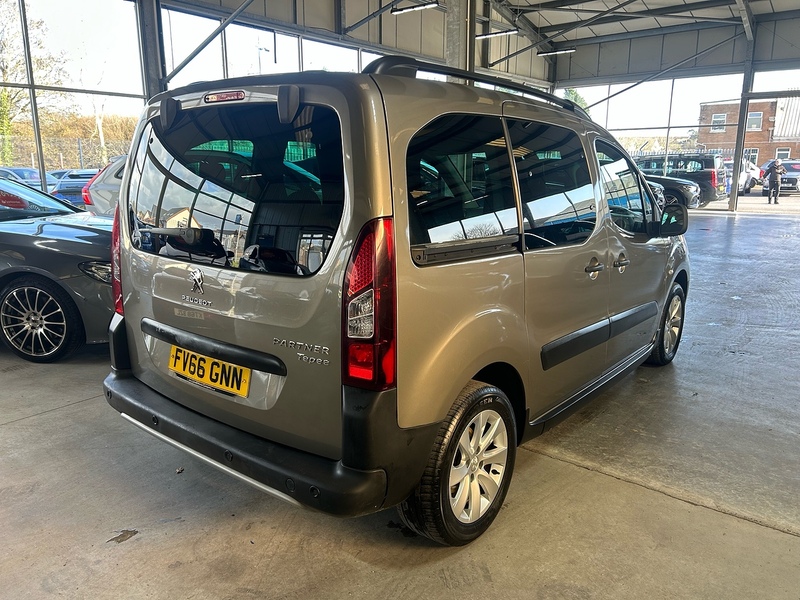 Peugeot Partner Tepee BlueHDi Outdoor - U10798