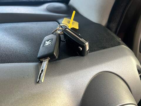 Peugeot Partner Tepee BlueHDi Outdoor - U10798