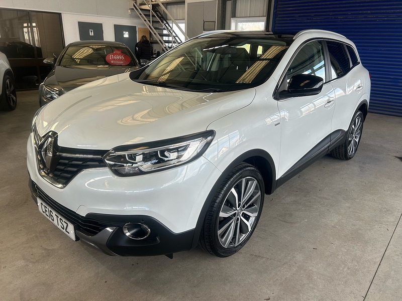 Renault Kadjar 1.2 TCe Signature Nav SUV 5dr Petrol Manual Euro 6 (s/s) (130 ps) - U10805