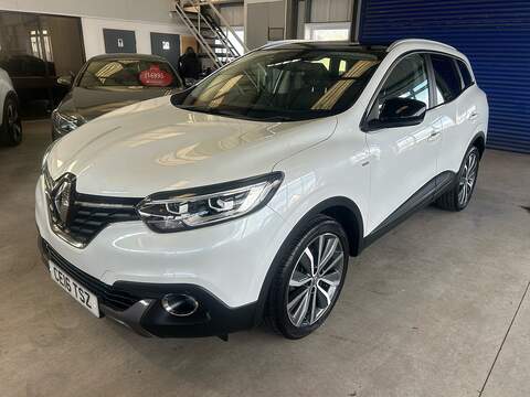 Renault Kadjar 1.2 TCe Signature Nav SUV 5dr Petrol Manual Euro 6 (s/s) (130 ps) - U10805