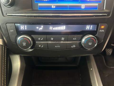 Renault Kadjar 1.2 TCe Signature Nav SUV 5dr Petrol Manual Euro 6 (s/s) (130 ps) - U10805