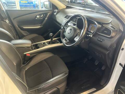 Renault Kadjar 1.2 TCe Signature Nav SUV 5dr Petrol Manual Euro 6 (s/s) (130 ps) - U10805
