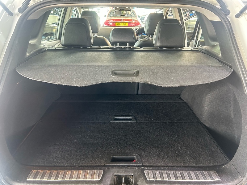 Renault Kadjar 1.2 TCe Signature Nav SUV 5dr Petrol Manual Euro 6 (s/s) (130 ps) - U10805