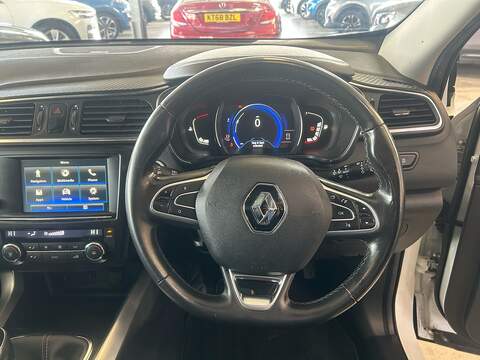 Renault Kadjar 1.2 TCe Signature Nav SUV 5dr Petrol Manual Euro 6 (s/s) (130 ps) - U10805