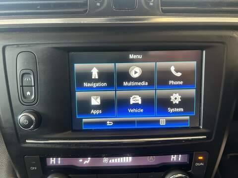 Renault Kadjar 1.2 TCe Signature Nav SUV 5dr Petrol Manual Euro 6 (s/s) (130 ps) - U10805