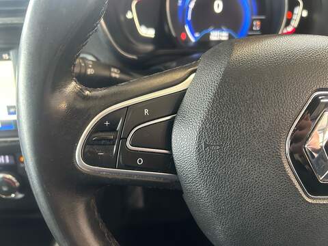 Renault Kadjar 1.2 TCe Signature Nav SUV 5dr Petrol Manual Euro 6 (s/s) (130 ps) - U10805