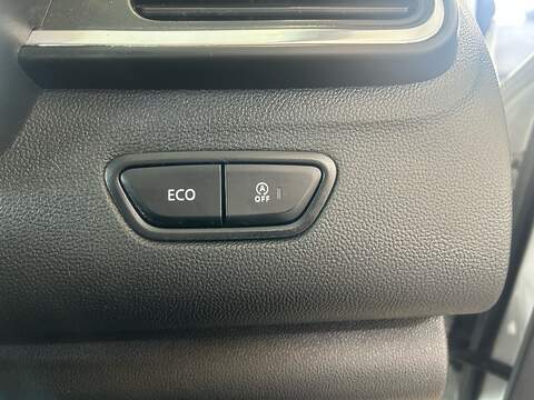 Renault Kadjar 1.2 TCe Signature Nav SUV 5dr Petrol Manual Euro 6 (s/s) (130 ps) - U10805