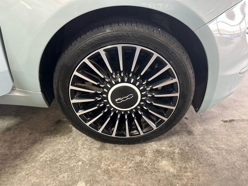 Fiat 500 MHEV Launch Edition - U10807