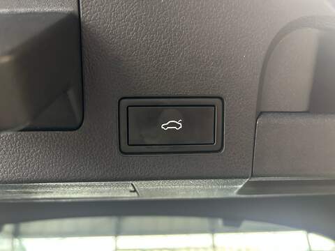 Volkswagen Arteon 1.4 TSI 13kWh R-Line Fastback 5dr Petrol Plug-in Hybrid DSG Euro 6 (s/s) (218 ps) - U10818