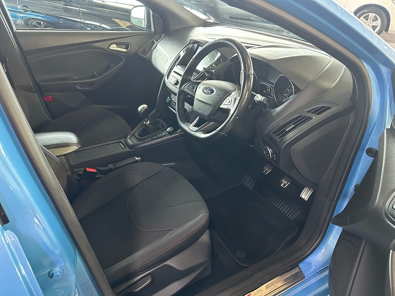 Ford Focus TDCi ST-Line - U10819