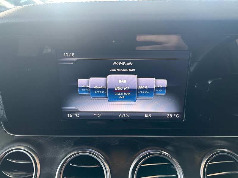 Mercedes-Benz E Class 2.0 E220d AMG Line Saloon 4dr Diesel G-Tronic+ Euro 6 (s/s) (194 ps) - U10824