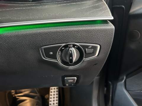 Mercedes-Benz E Class 2.0 E220d AMG Line Saloon 4dr Diesel G-Tronic+ Euro 6 (s/s) (194 ps) - U10824