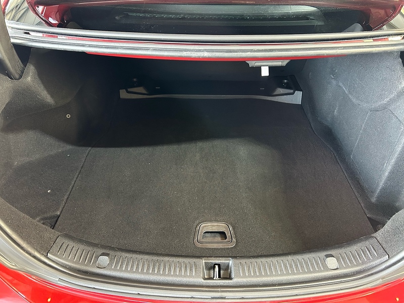 Mercedes-Benz E Class 2.0 E220d AMG Line (Premium) Saloon 4dr Diesel G-Tronic+ 4MATIC Euro 6 (s/s) (194 ps) - U10827