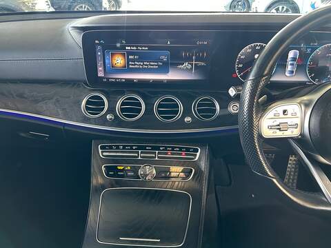 Mercedes-Benz E Class 2.0 E220d AMG Line (Premium) Saloon 4dr Diesel G-Tronic+ 4MATIC Euro 6 (s/s) (194 ps) - U10827