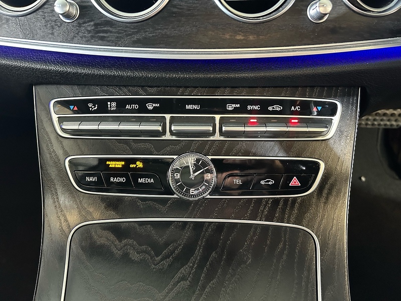 Mercedes-Benz E Class 2.0 E220d AMG Line (Premium) Saloon 4dr Diesel G-Tronic+ 4MATIC Euro 6 (s/s) (194 ps) - U10827